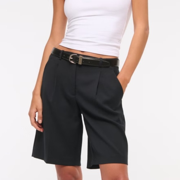 A&F MID RISE BERMUDA DRESS SHORT - Picture 3 of 3